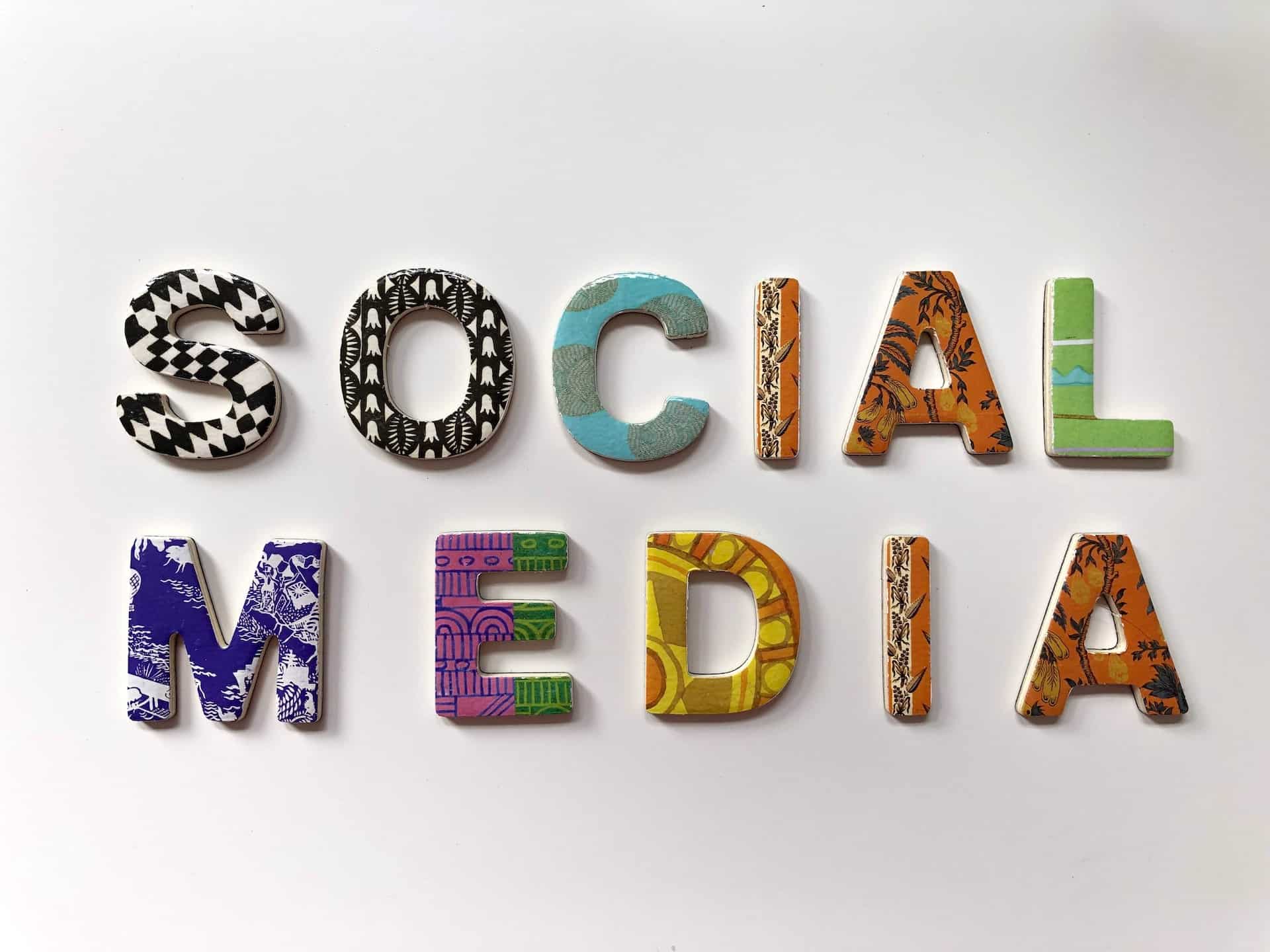 Using Social Media Affiliate Programs