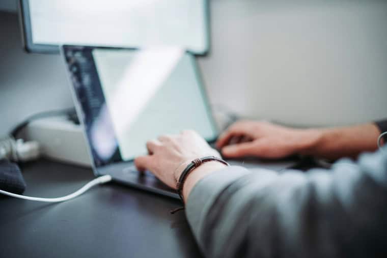 Minimalist Interfaces: How To Avoid Overwhelming Site Visitors