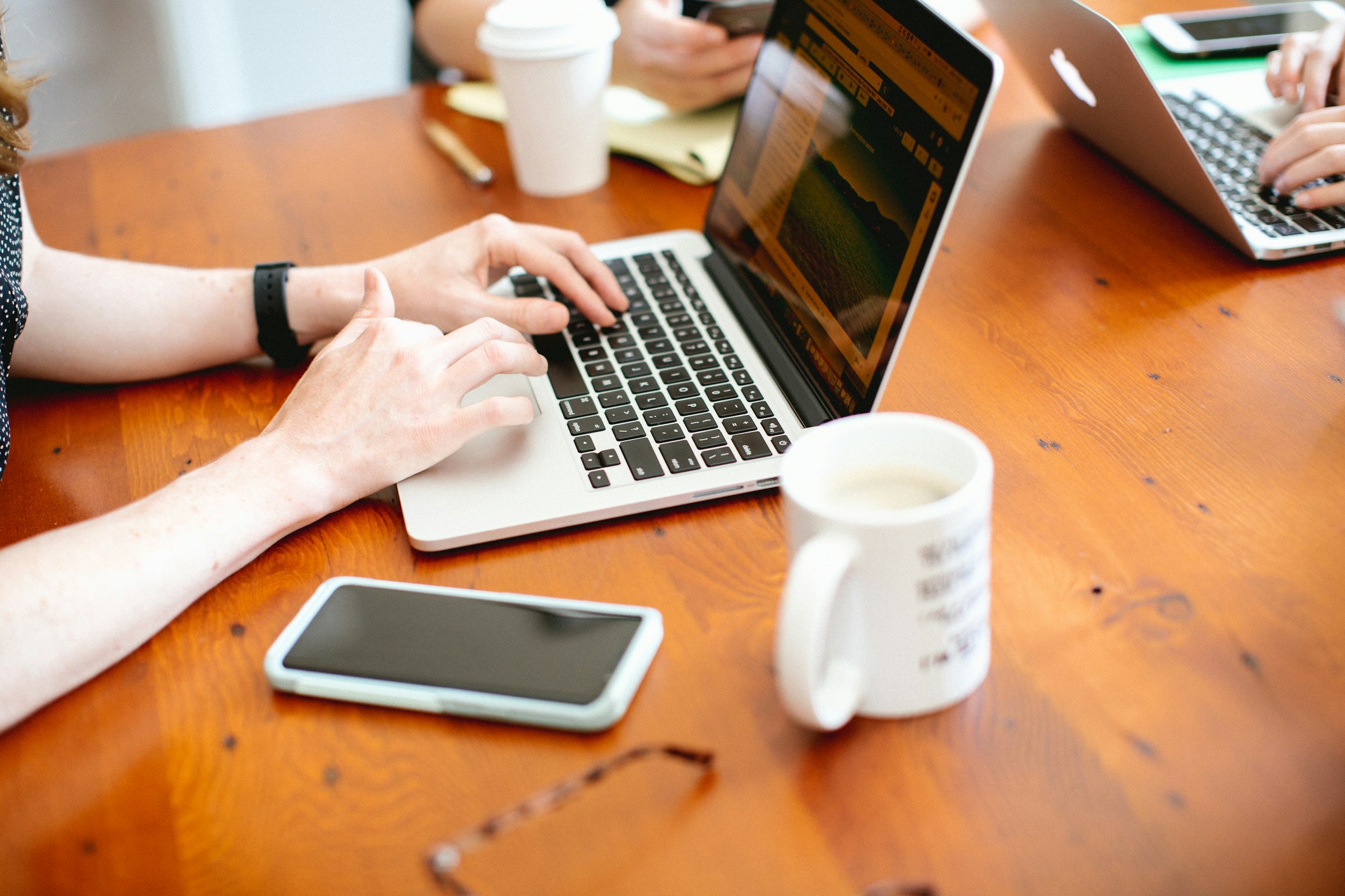 Read The Connection Between Website Usability and Customer Experience